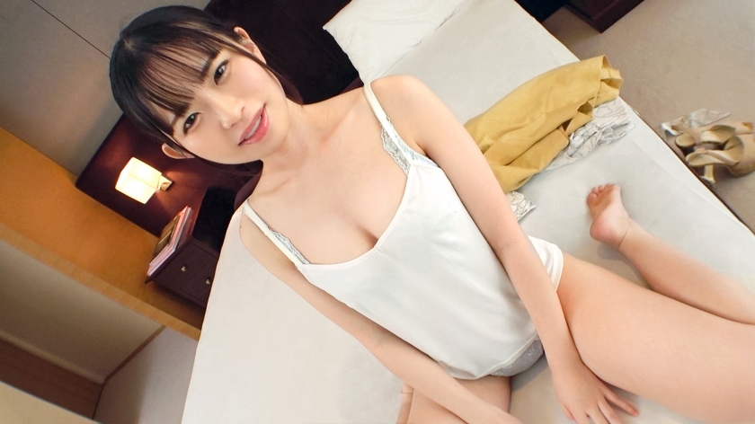 SIRO-5114 [Fair-skinned slime E milk] [Fluffy serious girl] She shakes her transparent fair-skinned body and makes her cum! Applicant amateur, first AV shooting 343 SIRO-5114