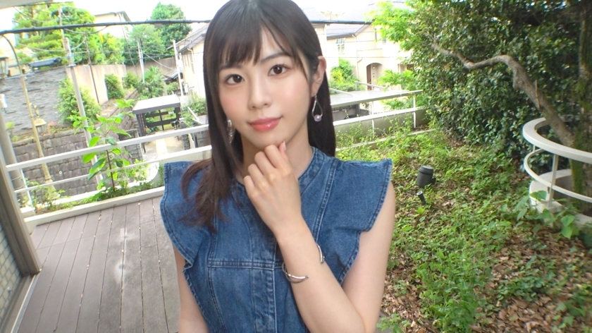 SIRO-4946 [Masturbation madness] A beautiful girl who loves masturbation so much that she sometimes ends up all day long. In front of the camera, while having a blowjob and having sex ... In any situation, I will not let go of the electric massage machine SIRO-4946