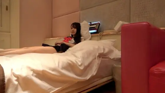 FC2-PPV-4551295 Bare legs, miniskirt, sailor uniform! He sticks his head in, strips off her panties, and licks her pussy. Aoi-chan! FC2-PPV-4551295