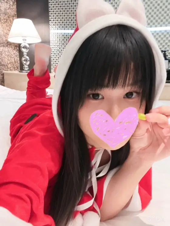 FC2-PPV-4588969 1240 points until 1/5!! [Uncensored] A cute Santa like a fairy and flirting! A pure young lady you admire has a real Christmas close-up creampie sex!! FC2-PPV-4588969