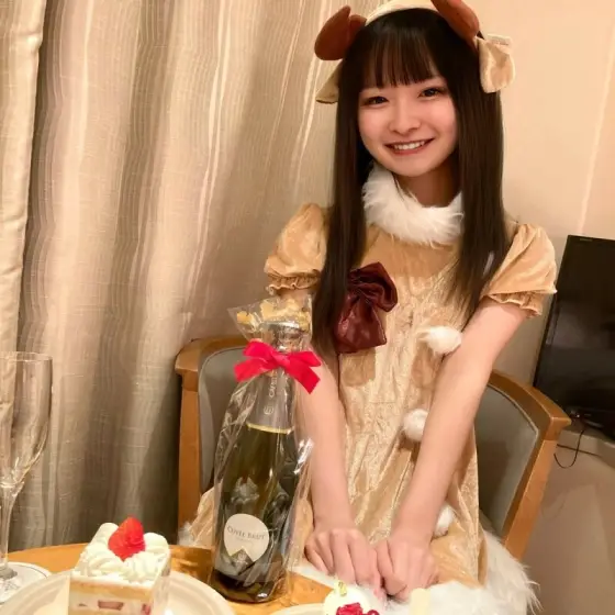 FC2-PPV-4291605 Ayu-chan's Christmas special! The ultimate sex with the genius cute reindeer! Ayu-chan's latest unreleased work! FC2-PPV-4291605