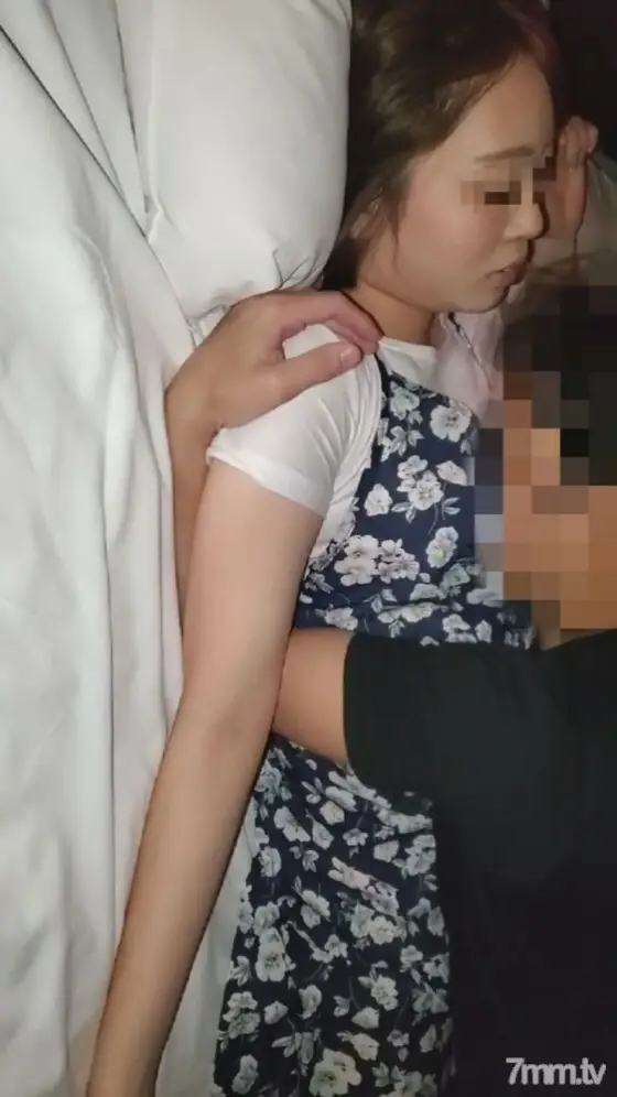 FC2-PPV-1497703 Limited [Individual] A plump young wife asks for another stick himself and is blamed with an electric massage machine and screaming vaginal cum shot FC2-PPV-1497703