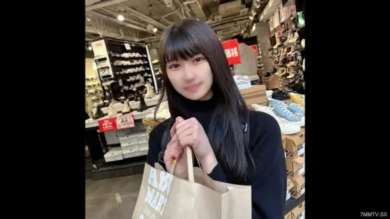 FC2-PPV-3256136 Headshot/Bright Phase! ! Time limit 4/19! ! An innocent 20-year-old female college student suddenly started to live in public. ! FC2-PPV-3256136