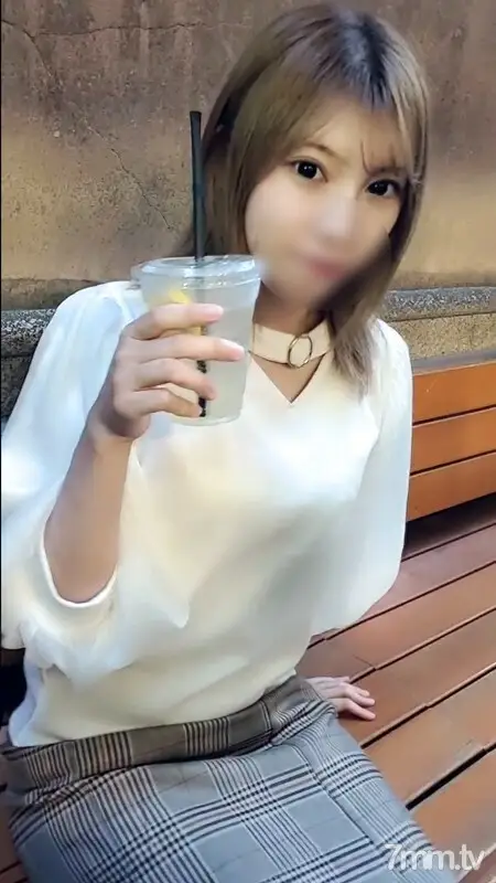 FC2-PPV-2655009 Creampie sex with her friend's beautician who can not stand it at the hotel * Appearance FC2-PPV-2655009