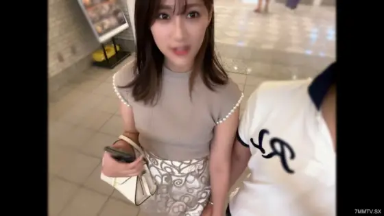 FC2-PPV-3991760 A warm and gentle little woman. *During the meeting, I used a vibrator, my genital juice dripped in front of my face, and I ejaculated! However, I am a woman who is old and old, but I am punished for ejaculating inside my body! FC2-PPV-3991760