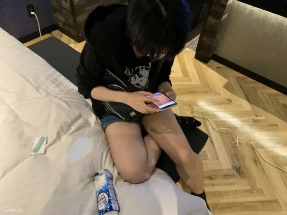 FC2-PPV-1153812 Super rare! A real video of an 18-year-old withdrawal nerd girl who does not know anything about H is inserted raw while being puzzled for the first time FC2-PPV-1153812