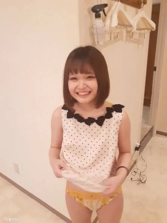 FC2-PPV-1913146 Hana-chan! A student virgin who has never done more than a kiss! Virgin instruction by an older sister with a cum FC2-PPV-1913146