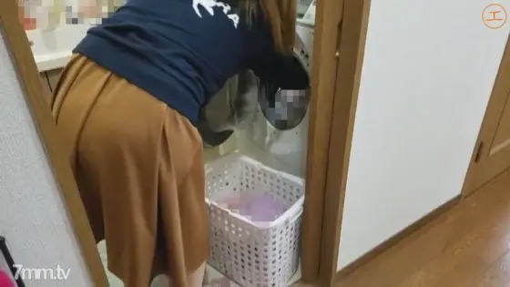FC2-PPV-1327084 * With limited benefits [Individual] Because my husband does not repay interest, I visited my brown-haired wife's home around noon and brought it to the room as it was and vaginal cum shot FC2-PPV-1327084