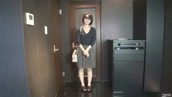 FC2-PPV-902839 [Half price 500 yen] An active SDF married woman calls her husband while inserting in nurse clothes + vaginal cum shot "I'm going to have a standing blowjob today" Air guitar + Air drum + Funny face [Personal shooting] With Z FC2-PPV-902839