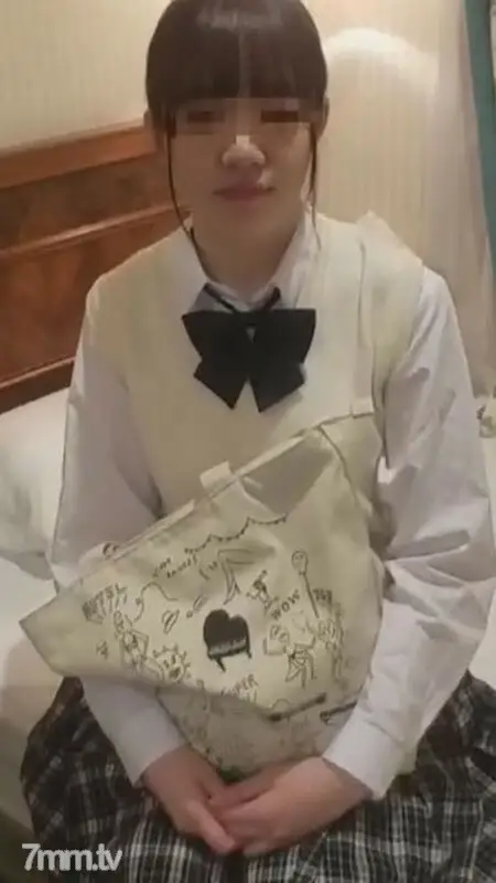 FC2-PPV-1465918 * Limited time offer [Individual shooting] Prefectural Commercial Department ② Literary girl. Joined while leaving school and inserted for the first time at the hotel as it is Gonzo FC2-PPV-1465918