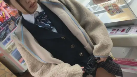 FC2-PPV-1212930 [Individual shooting] Prefectural general course ① Innocent fair-skinned girl. From being exposed at the arcade to playing with the body at the hotel FC2-PPV-1212930