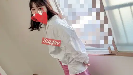 FC2-PPV-3100729 I was giving a blowjob to a girl who came to me for repayment advice, but I couldn't hold back and played her to take off her pants and put it in lol [Yes] FC2-PPV-3100729