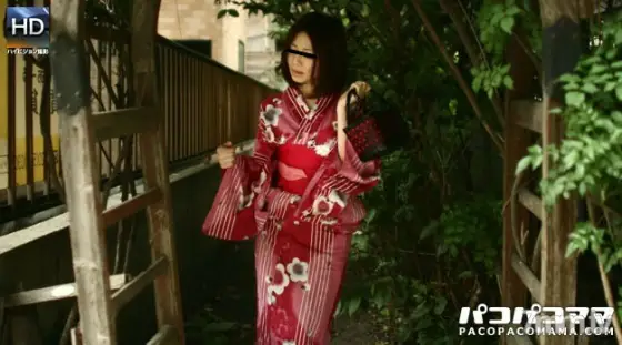 081711-438 Beautiful wife who looks like a yukata 081711-438