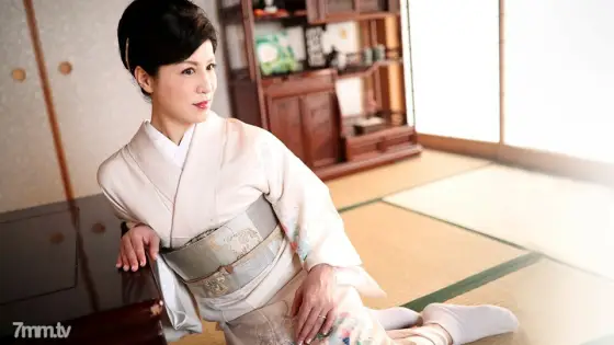050618-268 Maturity technique of kimono beauty of fifty 050618-268