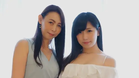 ETQT-175 Get it in Toshima Ward! Forgetting the husband of a strict occupation, mother and daughter's mako play from the daytime! Enjoy comparing erotic bodies. Yuko Imai (48) Kaori-chan (23) ETQT-175
