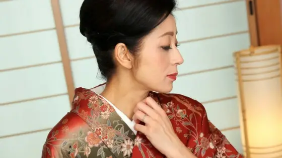 PACOPACOMAMA-011320_242 It's been a long time since I wore a kimono, and I remember my coming-of-age ceremony in the ○○○ era in the Showa era... PACOPACOMAMA-011320_242