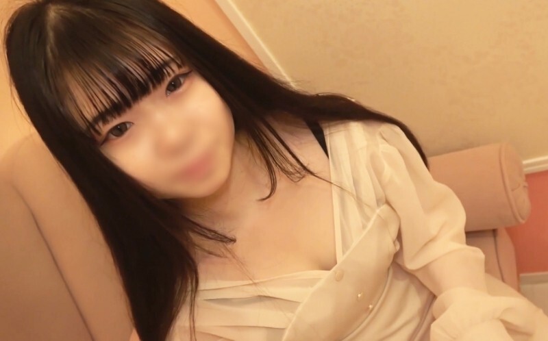 FC2-PPV-4712596 [Black hair x baby face] A short 150cm beautiful girl I met at a standing bar in Nakameguro ♡ I thoroughly enjoyed her soft and squishy body that was a 120-point hug and creampied her! FC2-PPV-4712596