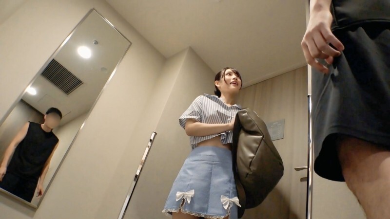 FC2-PPV-4703955 [SS-class Men's Massage] Two consecutive ejaculations on the super popular girl M-chan. The condom is removed and she is prepared to be banned from the salon for a creampie. FC2-PPV-4703955