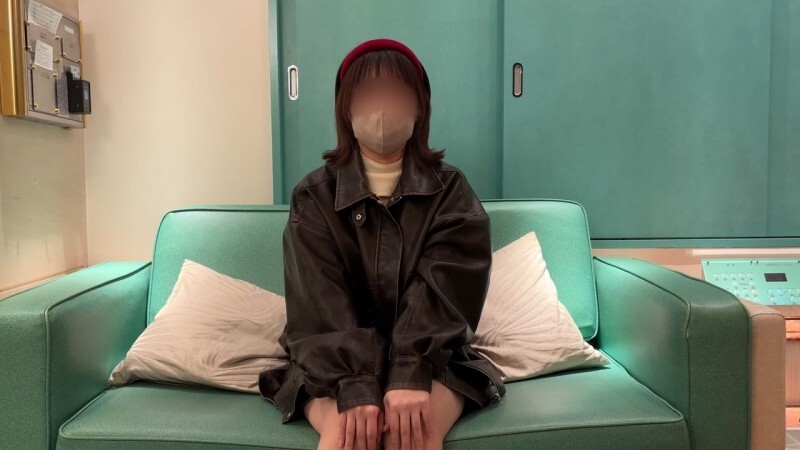 FC2-PPV-4769004 A plain and cute restaurant worker, 21 years old. She is driven to orgasm by irresistible pleasure and becomes addicted to the raw cock that is thrust into her. FC2-PPV-4769004