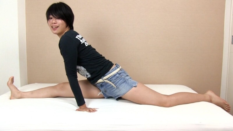 FC2-PPV-4762065 M986G09 Let me film this tall, slender beauty with an innocent smile masturbating! FC2-PPV-4762065