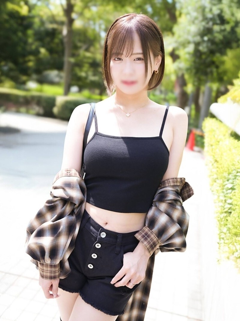 FC2-PPV-4815389 [2025 Best Work] A slender wife with beautiful legs, 29 years old, reunites with her former sex friend after 3 years, and they have an intense creampie sex session (Narumi) FC2-PPV-4815389