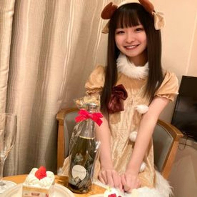 FC2-PPV-4856530 Ayu-chan's Christmas special! A genius cute reindeer swallows cum in her mouth! FC2-PPV-4856530