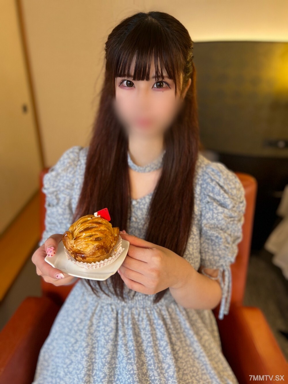 FC2-PPV-3138169 Congratulations! Win the World Cup against Spain! "MVP-class bristles" "Twin-sword style" 18-year-old Fcup Tokyo J◯ and forbidden flirting at karaoke! ! I can't stand it and I'm super satisfied with the soft FC2-PPV-3138169