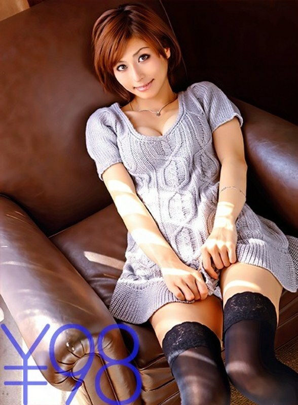 DV-1124 [Advantage] Sex with E-cup Hinata's blowjob. Combined with Nuput at missionary posture. After poking all the way to the back, poke plenty in the back. Blow the pulled out Ji ○ port and woman on top posture. In addition, she blows and pushes DV-1124